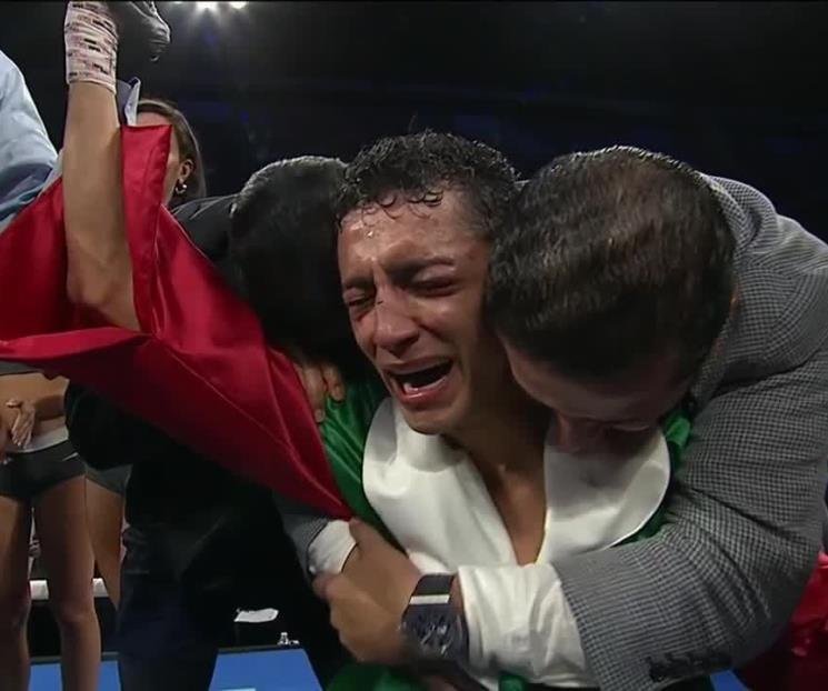 Logra mexicano Rafael Espinoza título mundial en boxeo
