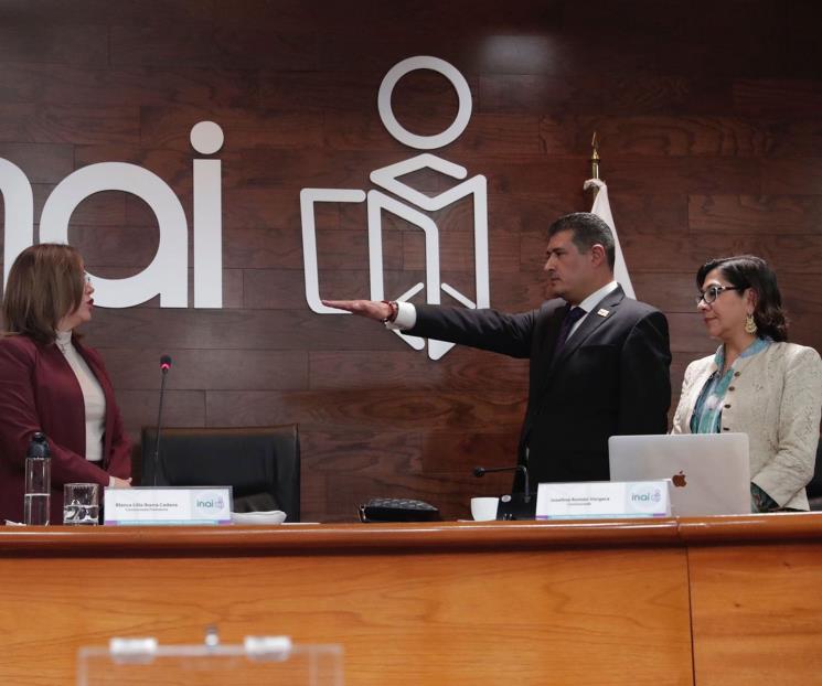 Entre reclamos, Adrián Alcalá es el nuevo presidente del INAI