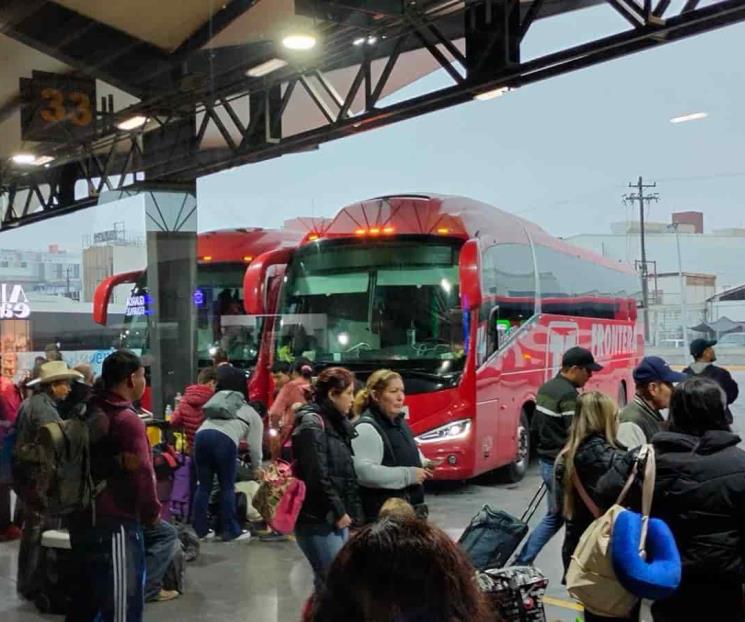 Abarrotan viajeros Central de Autobuses por fechas decembrinas