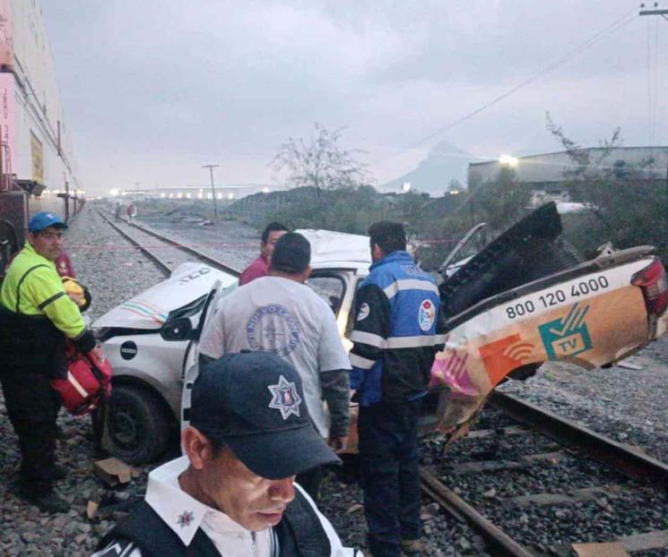 Muere conductor tras ser impactado por el tren en Escobedo
