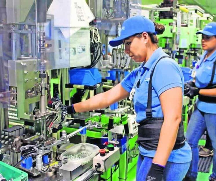 Advierten retos para 2024 en sector de la manufactura