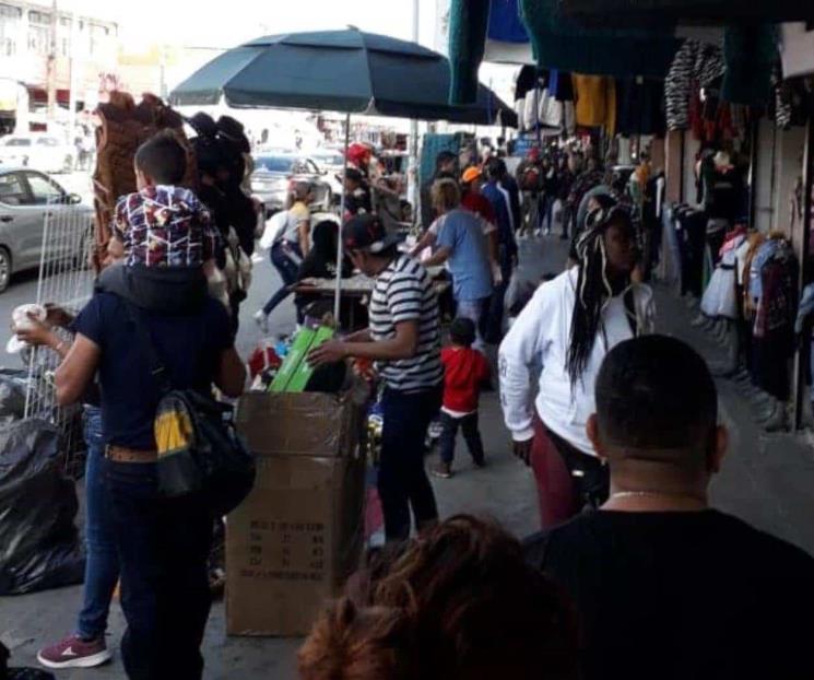 Abarrotan Centro de Monterrey por compras navideñas