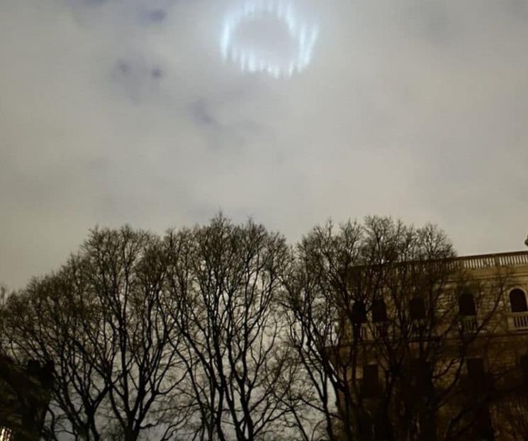 Aparece un misterioso anillo de luces en cielo en Milán, Italia