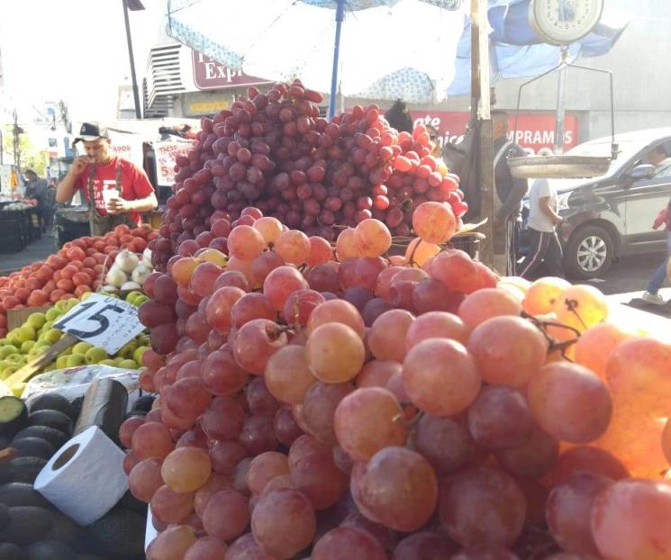 Se mantiene estable el precio de la uva en los mercados