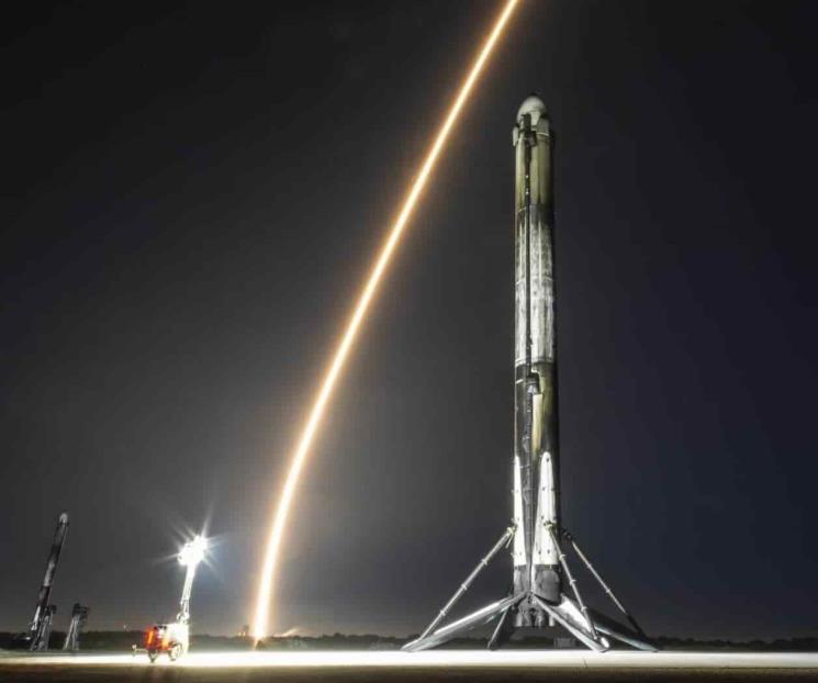 Lanza SpaceX primeros satélites para ofrecer conectividad celular
