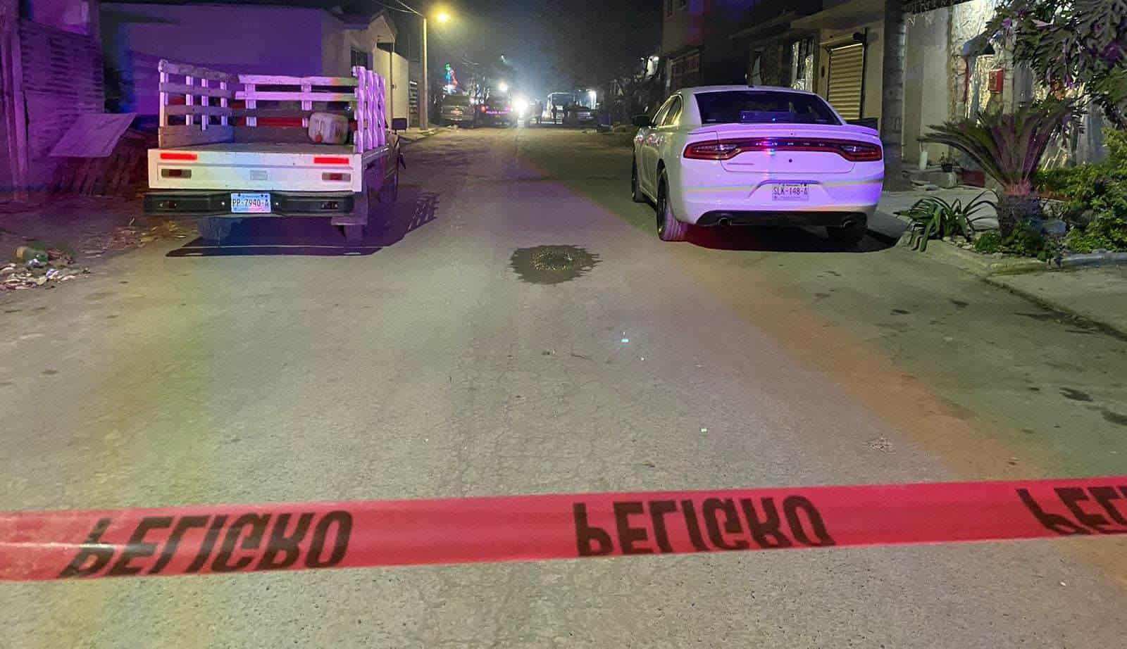La Fiscalía General de Justicia del Estado, logró identificar el cuerpo del hombre, que fue asesinado de varios balazos, por un policía de Monterrey, en la colonia Burócratas de Guadalupe, en el municipio de Juárez.