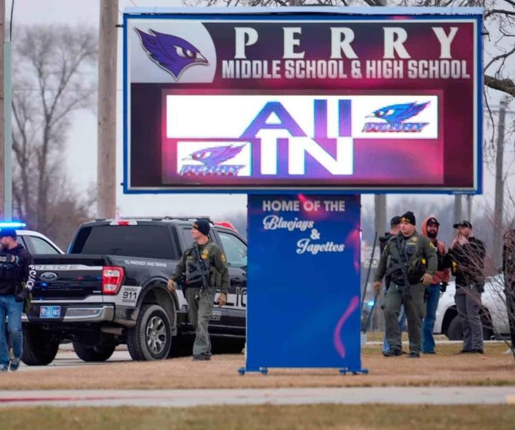 Tiroteo en escuela de Iowa deja un muerto y cinco personas heridas