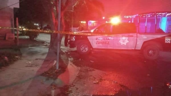 Tres lesionados fue el resultado de un ataque a balazos contra un grupo de personas que se encontraban en un domicilio de la Colonia Praderas de SanJuan, la noche del lunes en el municipio de Benito Juárez.