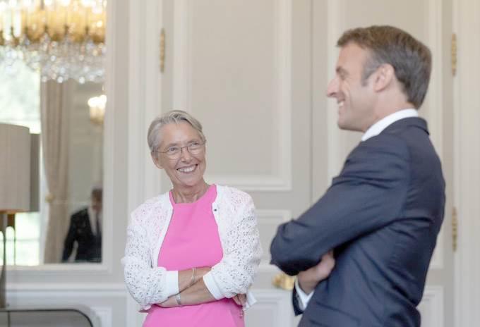 Renuncia la premier francesa Élisabeth Borne