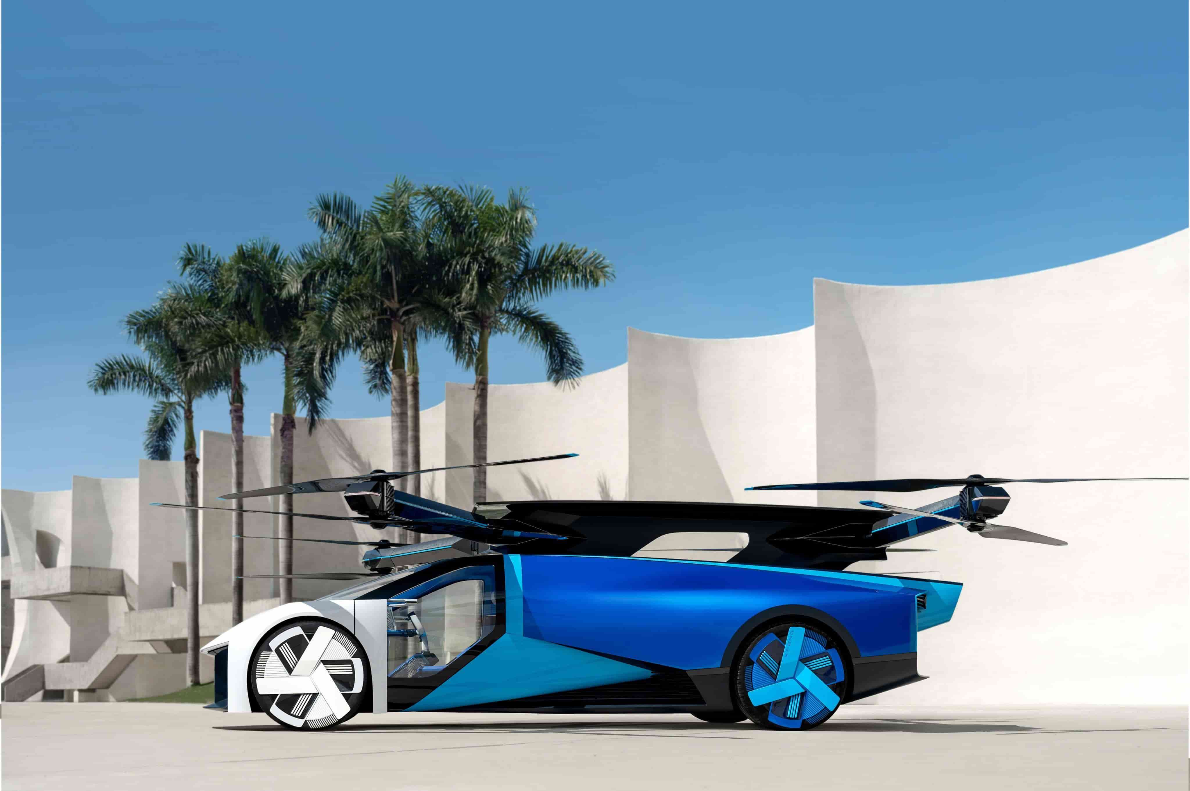 Un coche deportivo que ya tiene integradas cuatro hélices sobre su techo.
