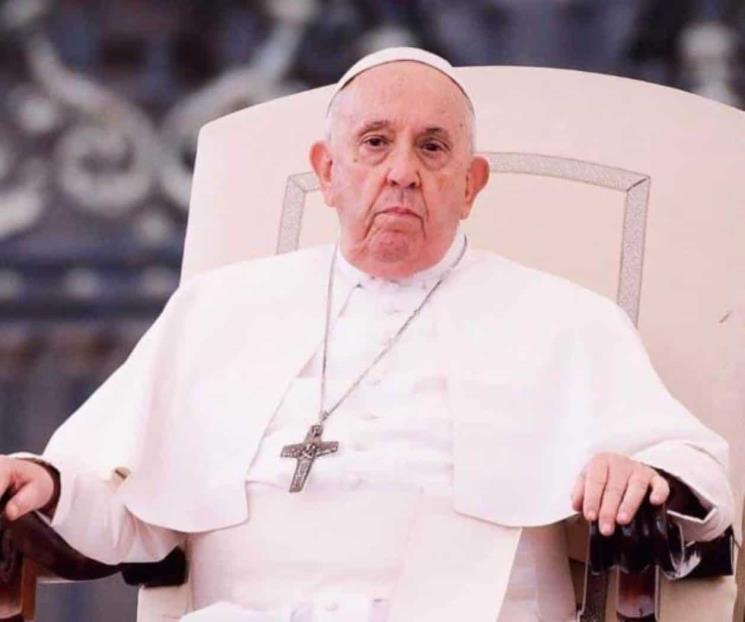 Interrumpe Papa discurso por bronquitis