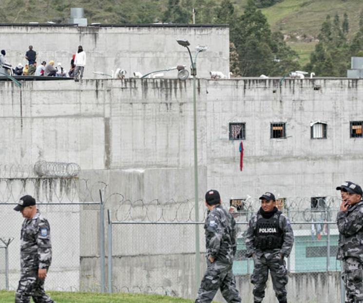 Liberan reos a funcionarios en Ecuador