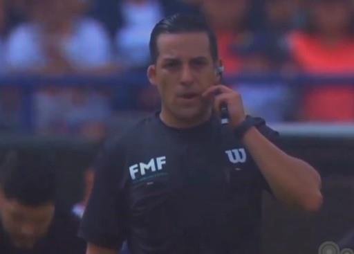 Terrazas,  primer árbitro de Liga MX que anuncia decisión en el VAR