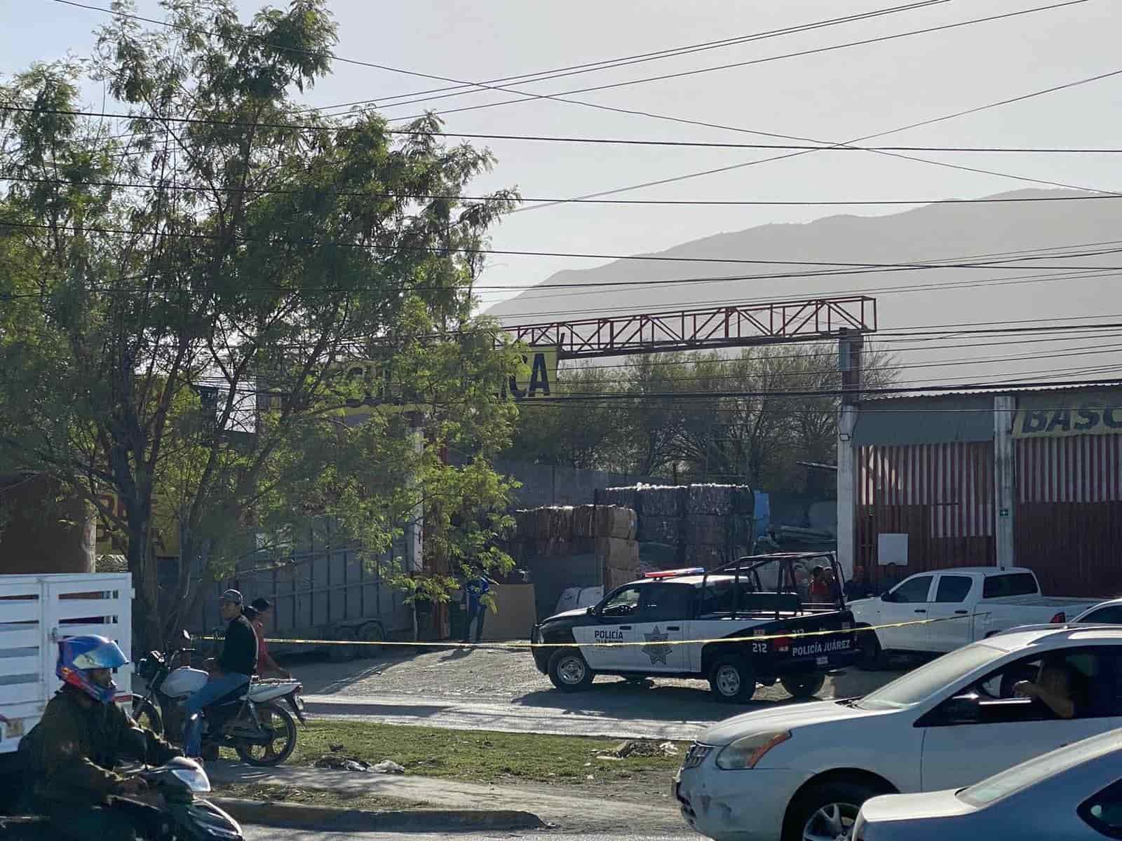 Hombres armados atacaron a balazos la fachada de un negocio de compra-venta de chatarra, ubicado en el municipio de Juárez.