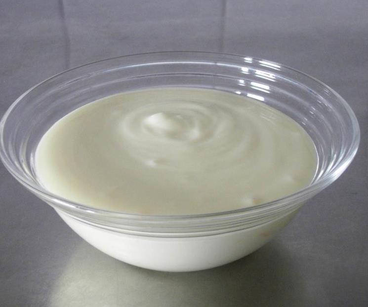 Mascarilla natural a base de yogurt para eliminar la papada