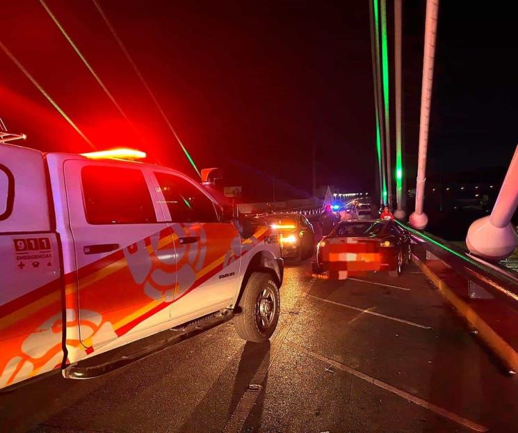 Deja choque entre seis autos dos lesionados en el Puente Atirantado