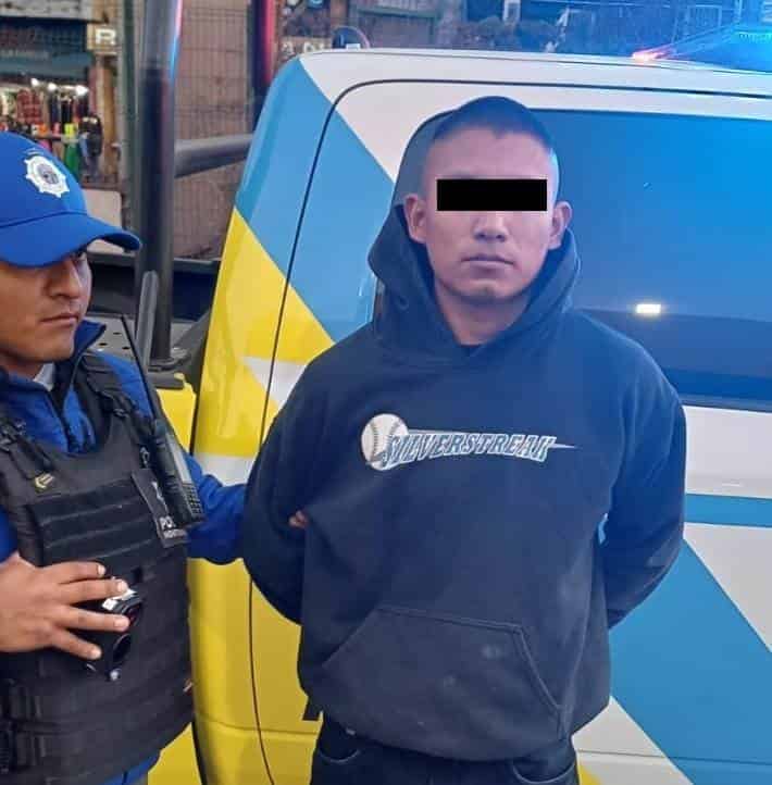 Un joven fue detenido por oficiales de la Policía de Monterrey, por presuntamente raptar en el municipio de Pesquería a una adolescente de 15 años de edad, quien al parecer es su novia y a la cual mantuvo cautiva varios días.