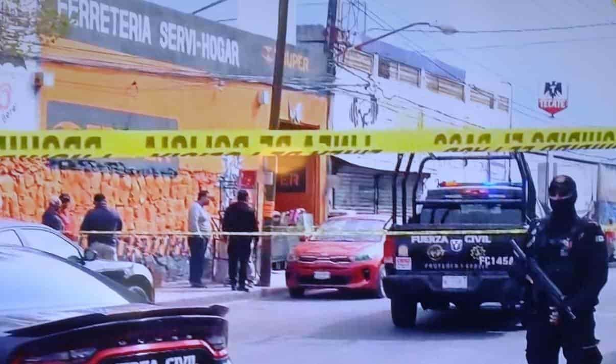Un hombre fue ejecutado ayer en el interior de una ferretería, en la Colonia Más Palomas, al sur de Monterrey.