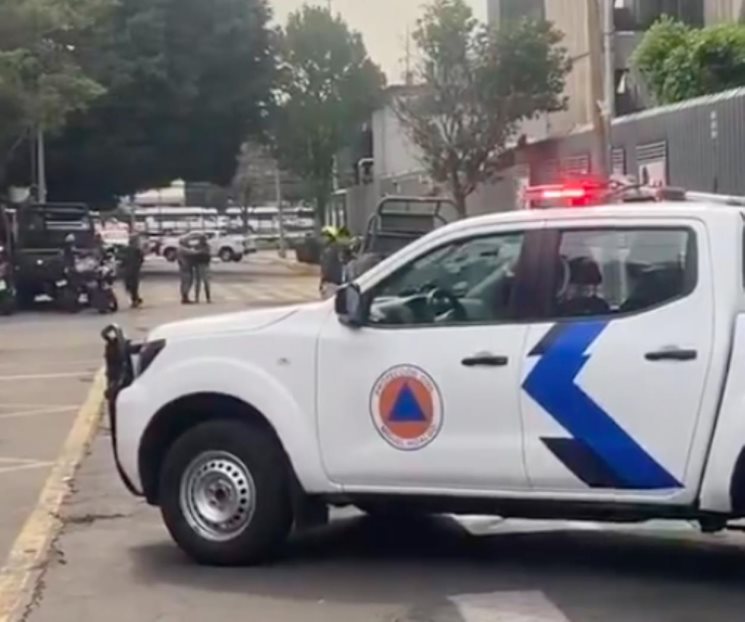 Evacuan torre de Pemex por hallazgo de granada en la CDMX