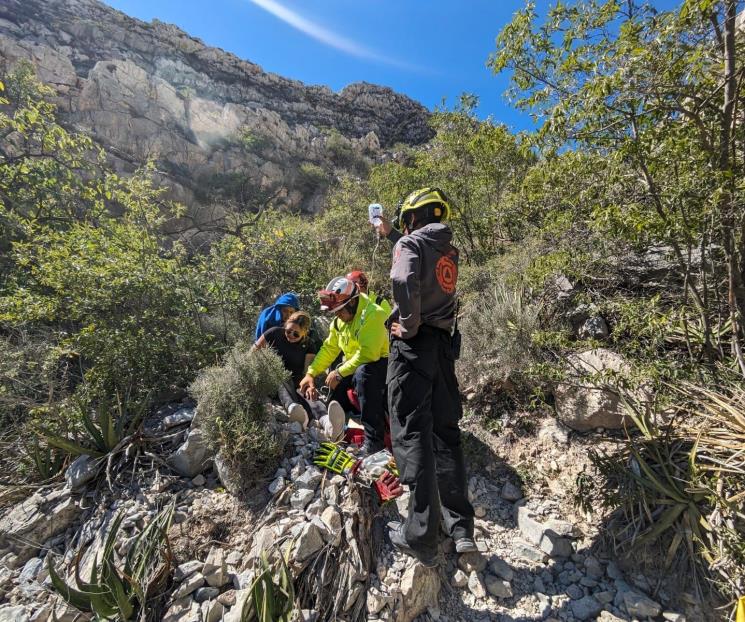 Rescatan a excursionistas en la Huasteca