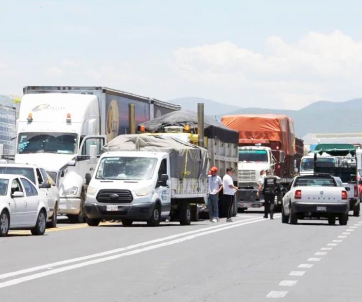 Logra Segob acuerdo con transportistas; evitan paro nacional
