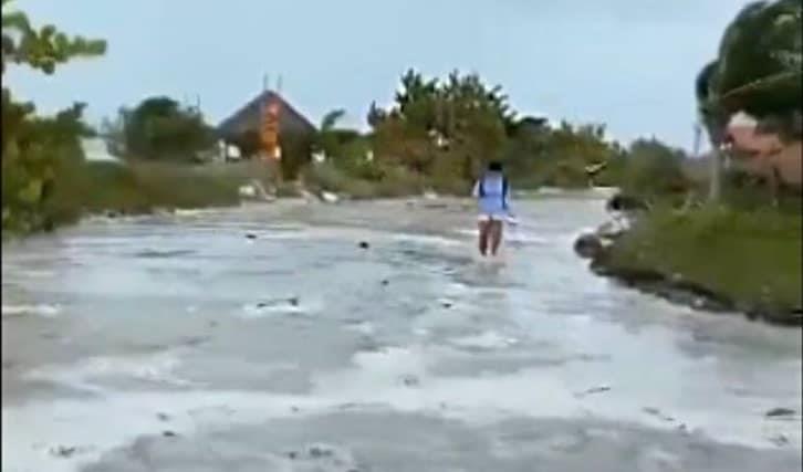 Frente Frío provoca inundaciones en Holbox, Quintana Roo
