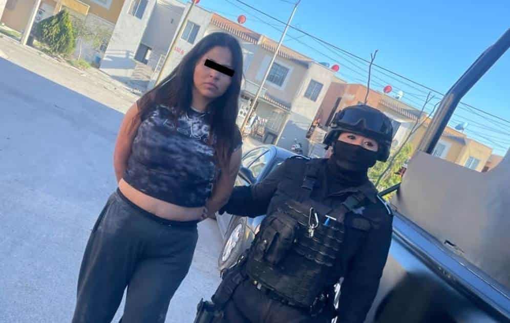 Elementos de la policía preventiva de Juárez, lograron la detención de una mujer, que portaba una fuerte cantidad de dosis de droga conocida como "Cristal".