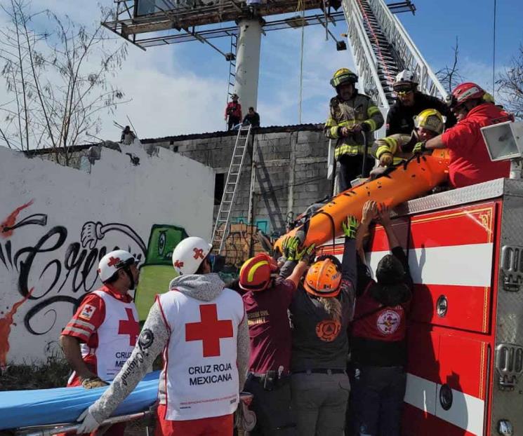 Se electrocuta trabajador al poniente de Monterrey