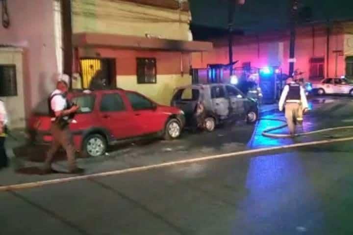 Se incendia auto en el centro de Monterrey