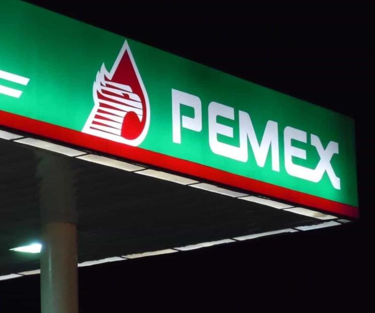 Caen bonos de Pemex tras baja calificación de Moody´s
