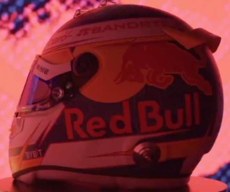 Presenta Checo su casco para competir en la F1 en 2024
