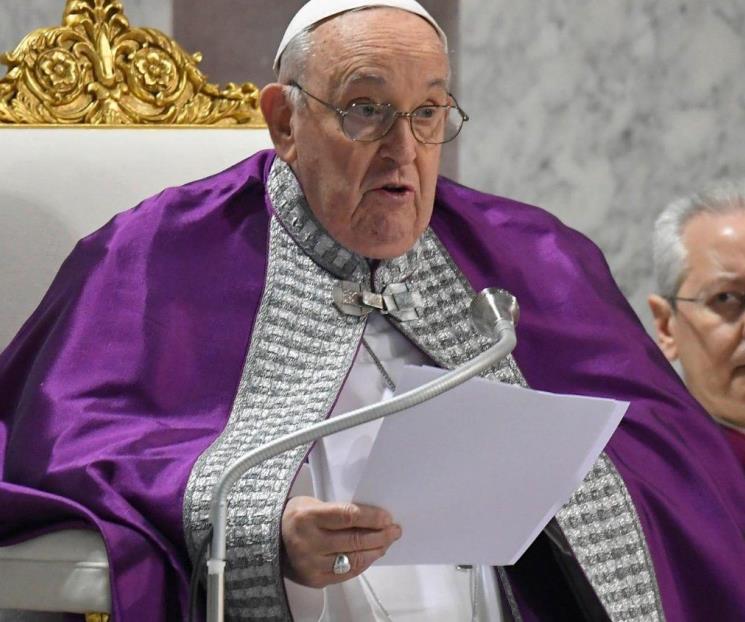Lamenta Papa Francisco mundo social en miércoles de ceniza