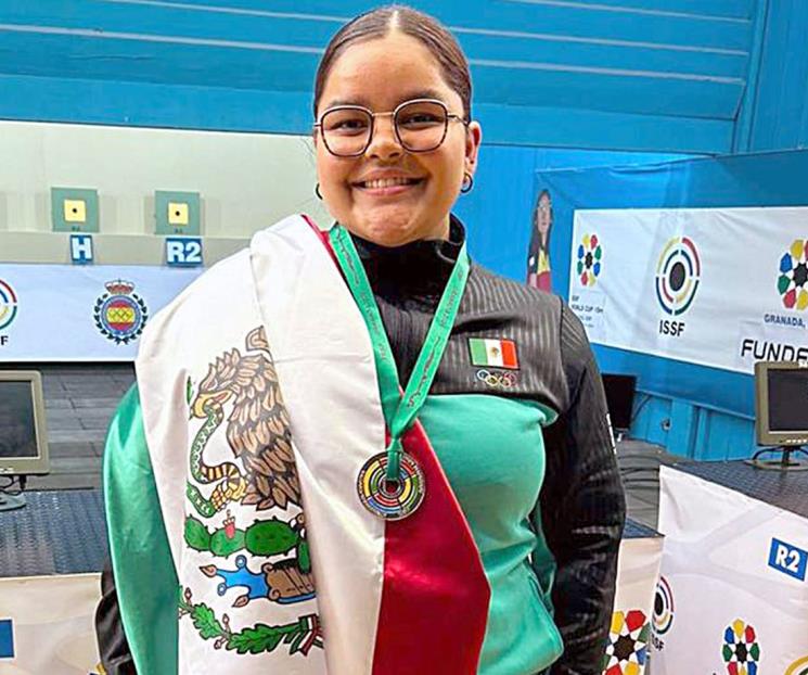 Logra Andrea Ibarra medalla de plata en Tiro