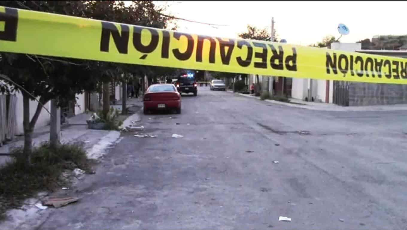 Un hombre se encuentra al borde de la muerte, después de sufrir un atentado, cuando caminaba por calles de la Colonia Los Puertos en el municipio de Juárez.