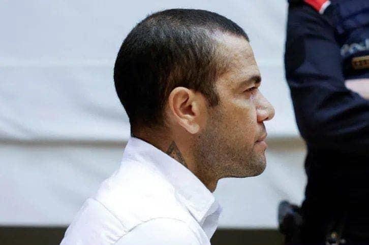 Dani Alves es condenado a 4 años y 6 meses de prisión