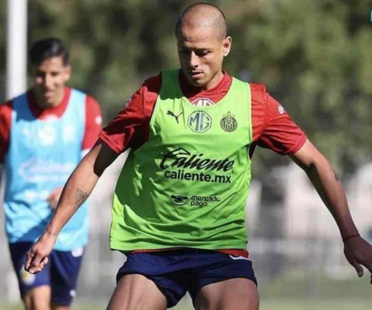 Javier Chicharito Hernández podría debutar con Chivas ante Pumas