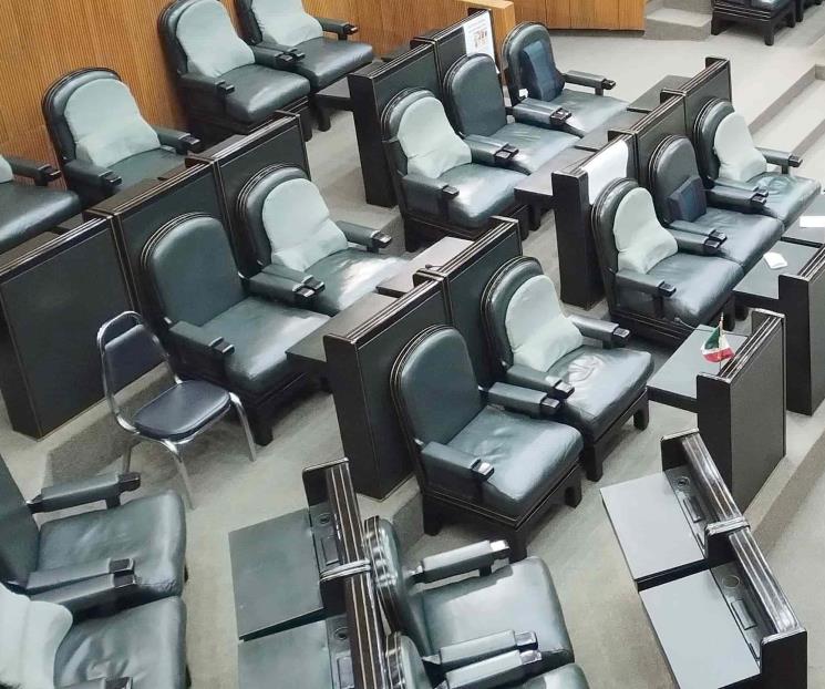 Anuncia Oficialía Mayor rebaje  salarial a diputados faltistas