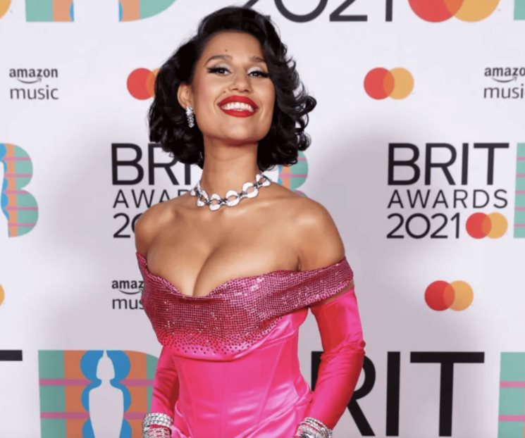 Raye se roba los Brit Awards 2024 con 6 Premios