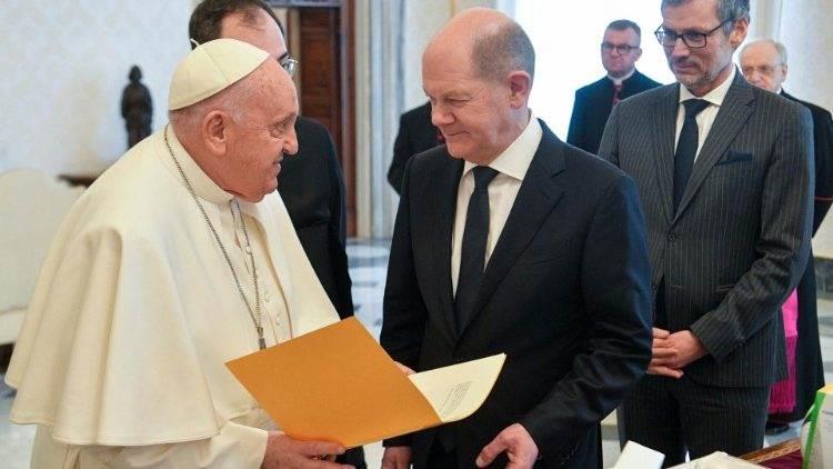 Recibe el Papa Francisco al Canciller alemán