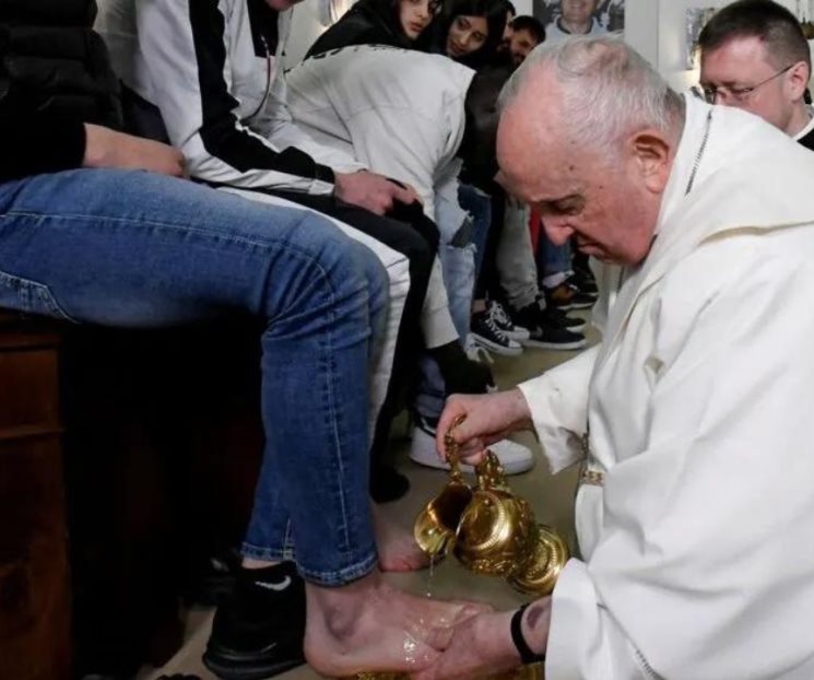 Papa lavará pies de reclusas en durante el Jueves Santo