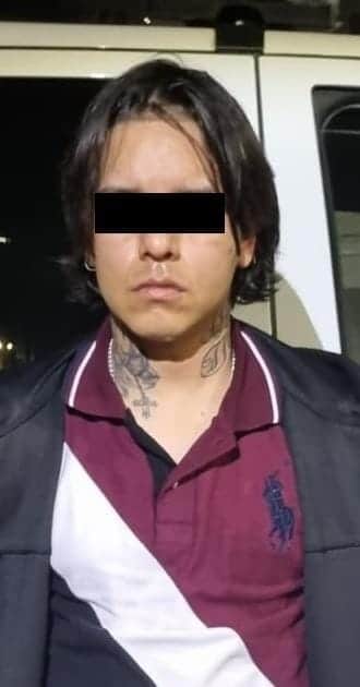 Un hombre fue detenido por oficiales de la Policía de Monterrey, luego de que le encontraron en su poder un arma de fuego con cartuchos hábiles, en la Colonia Industrial.