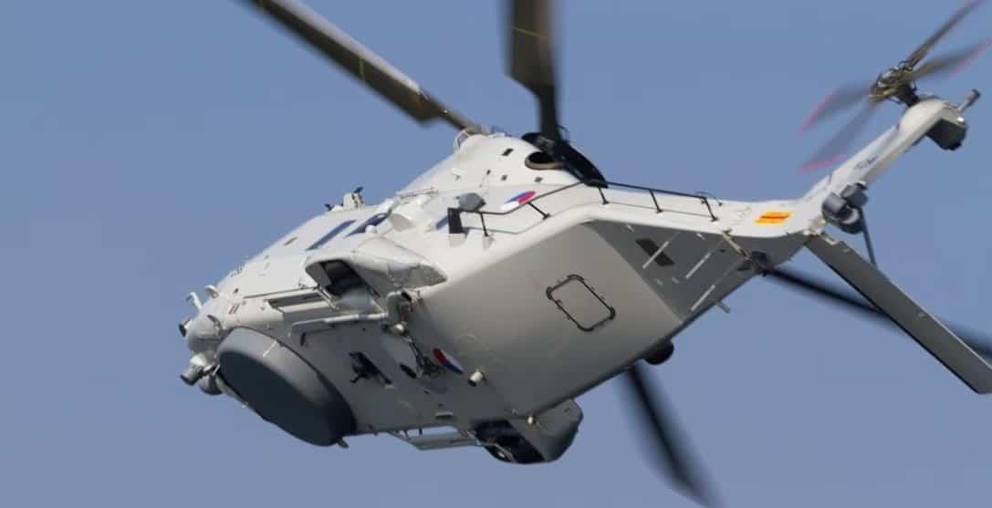 Helicóptero aterriza de emergencia tras golpear cables de CFE