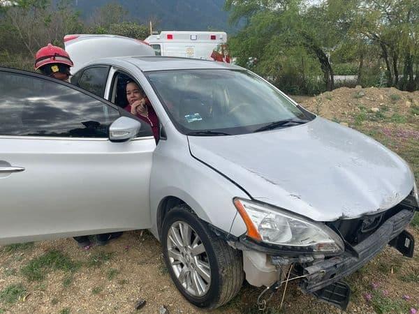 Accidente en Carretera Allende-Cadereyta deja dos lesionados