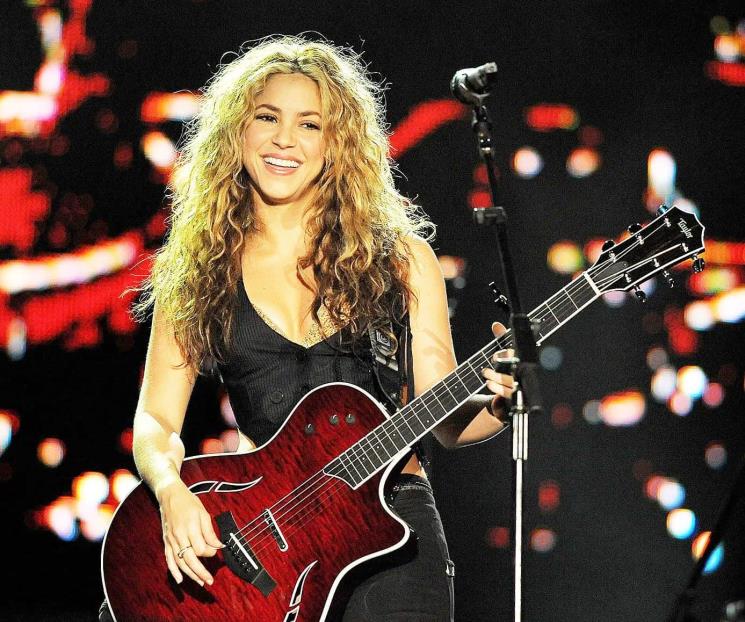 Admite Shakira haber descuidado su carrera musical por Piqué
