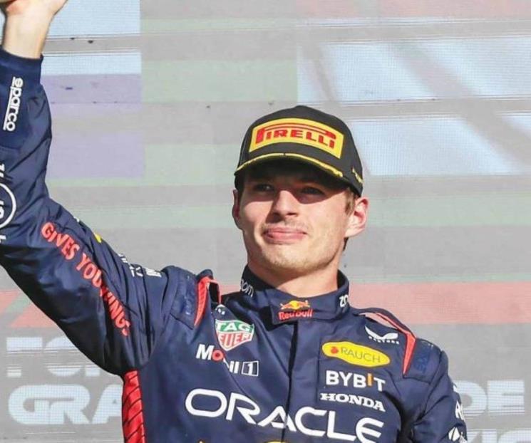 Añade Verstappen nueva cláusula a su contrato con Red Bull