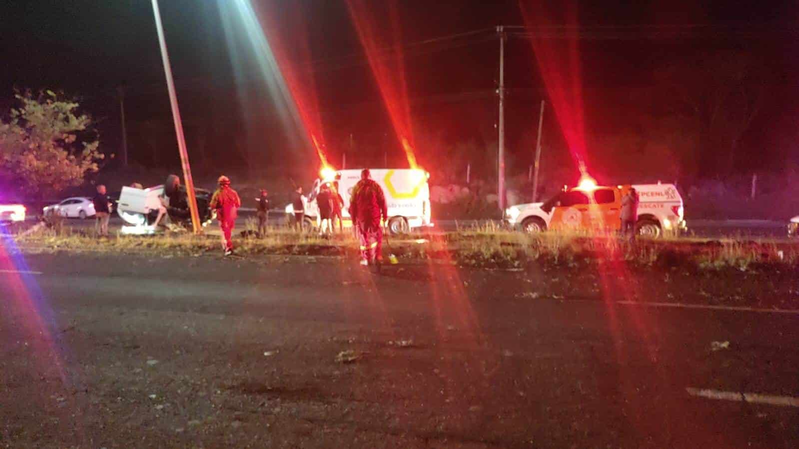 Un saldo de tres lesionados dejó un choque volcadura, en la Carretera Nacional a la altura de El Faisán, municipio de Santiago.
