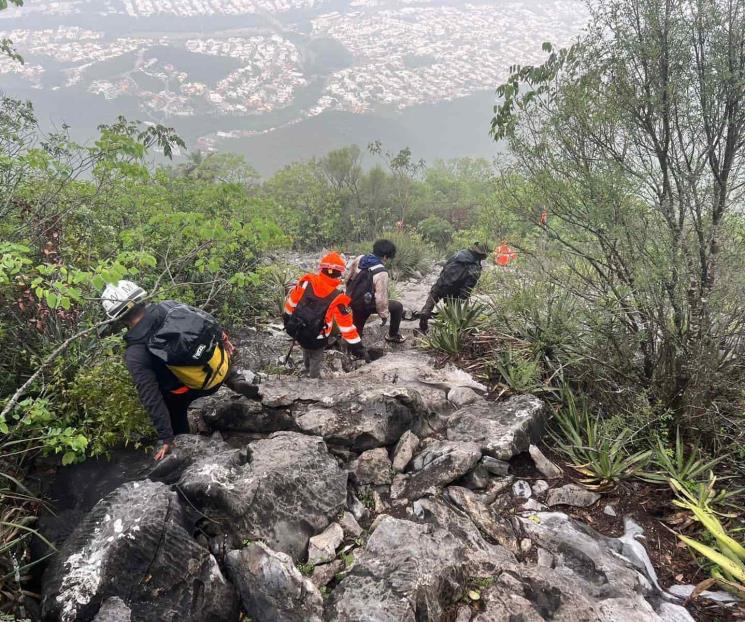 Rescatan a excursionistas en el Cerro de la Silla