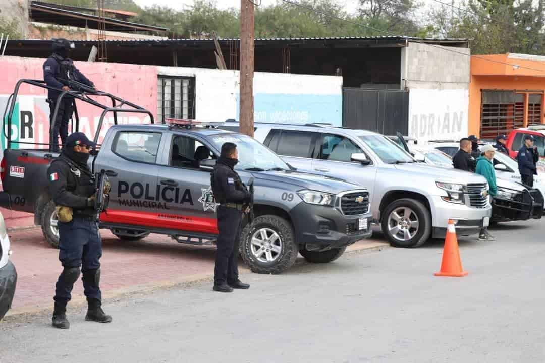 La camioneta blindada que se encuentra comisionada a la alcaldesa del municipio de Arramberi, fue atacada con armas de alto poder, al parecer por personas relacionadas con la delincuencia organizada.