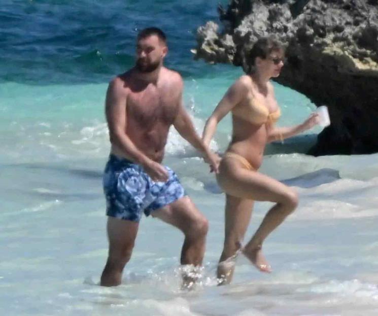 Captan a Taylor Swift y a Travis Kelce de vacaciones en Las Bahamas