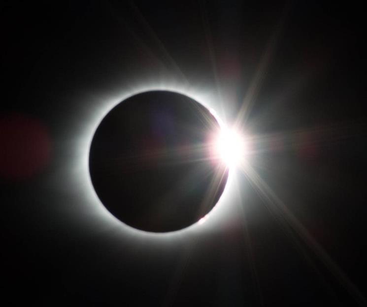 Eclipse Solar 2024: Anillo de diamantes, perlas de Baily y más